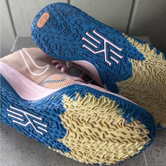 NIKE | KYRIE 7 EP 1 World 1 People-Regal pink men’s women’s unisex | Sz 8.5 - Picture 5 of 7